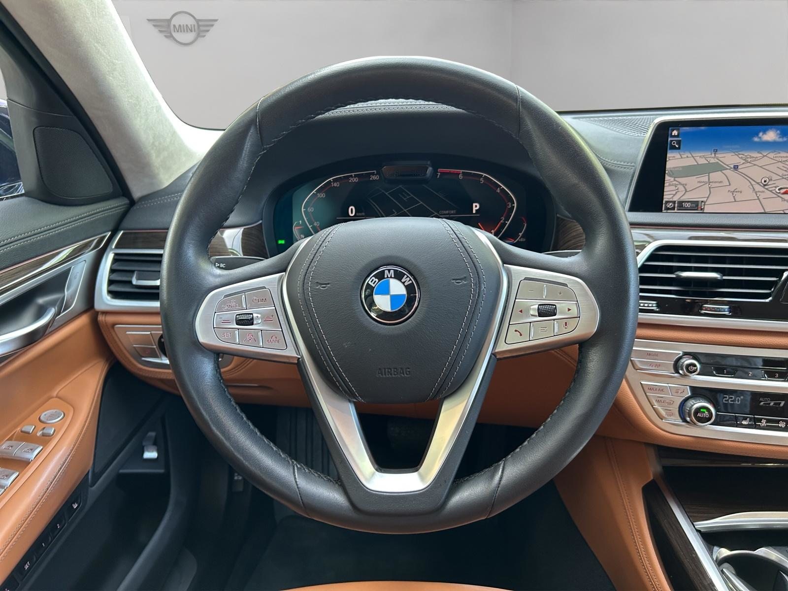 BMW 750i xDrive, Benzina, Occasioni / Usate, Automatico - 6