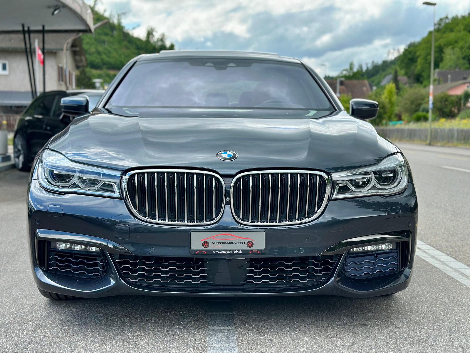 BMW 750Li, Benzin, Occasion / Gebraucht, Automatik - 3