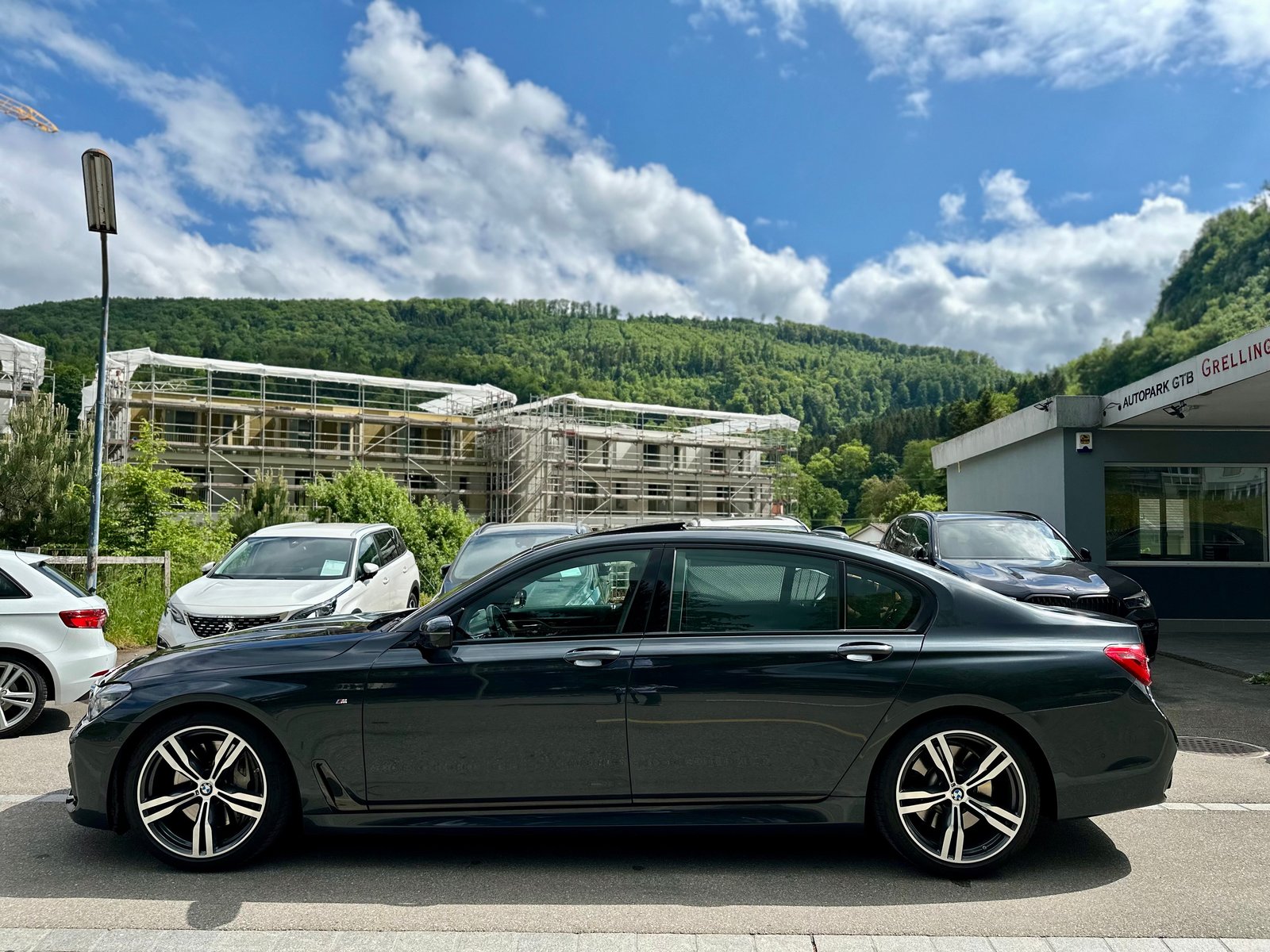 BMW 750Li, Benzin, Occasion / Gebraucht, Automatik - 4