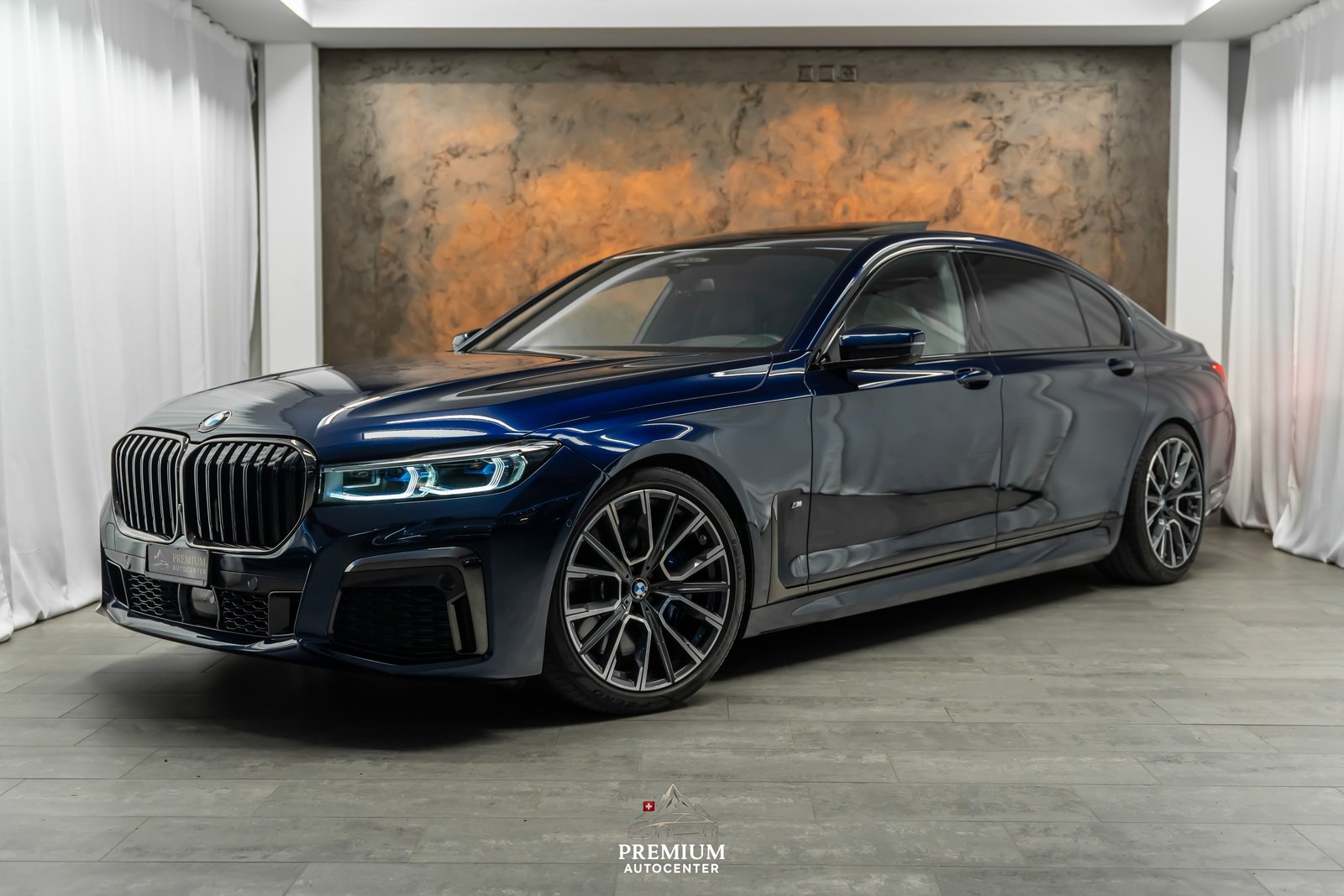 BMW 750Li M Sport Steptronic *Fond-TV*Massage*Sky Lou
