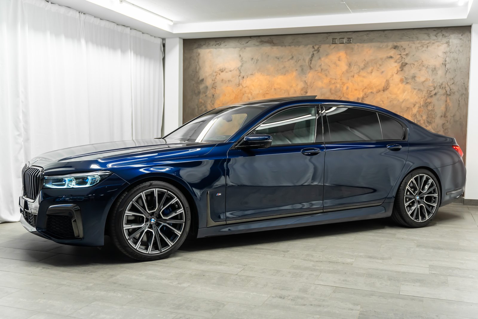 BMW 750Li M Sport Steptronic *Fond-TV*Massage*Sky Lou, Benzina, Occasioni / Usate, Automatico - 2