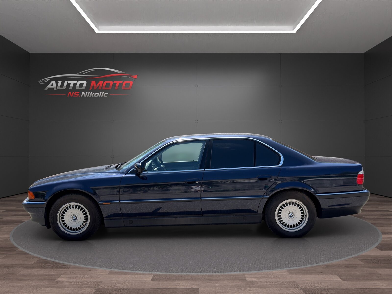 BMW 750i, Petrol, Second hand / Used, Automatic - 6