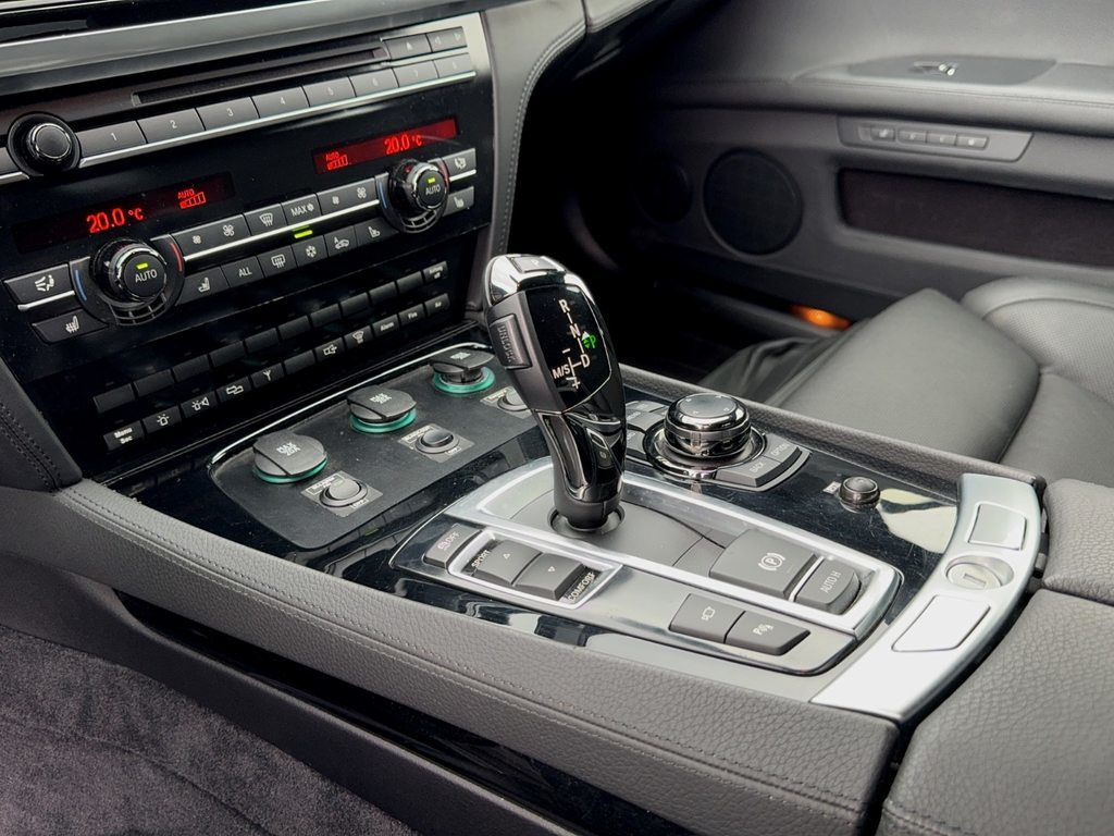 BMW 760i (B7 Panzerung) Sonderschutzfahrzeug, Essence, Occasion / Utilisé, Automatique - 7