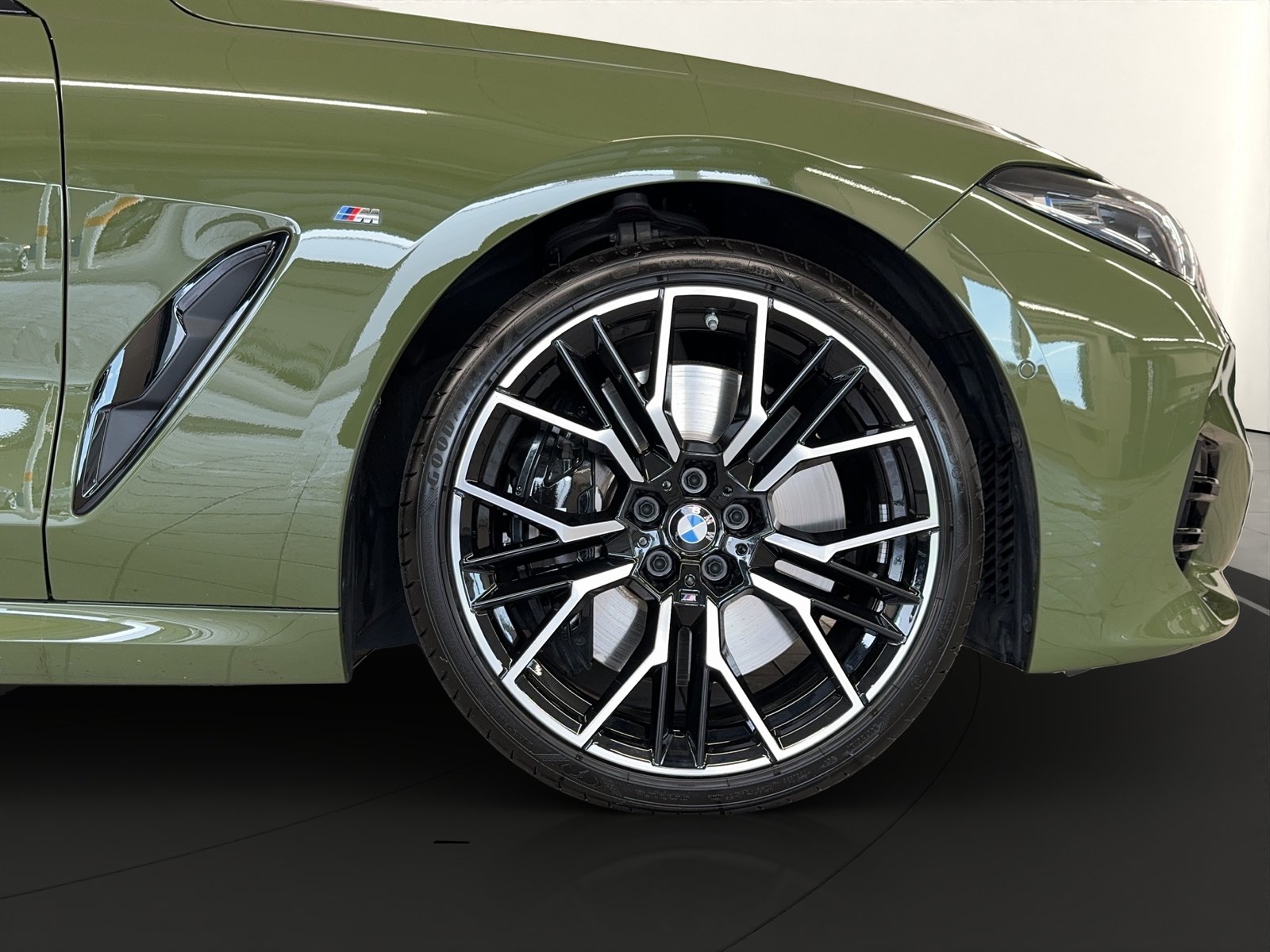 BMW 840i, Essence, Occasion / Utilisé, Automatique - 7