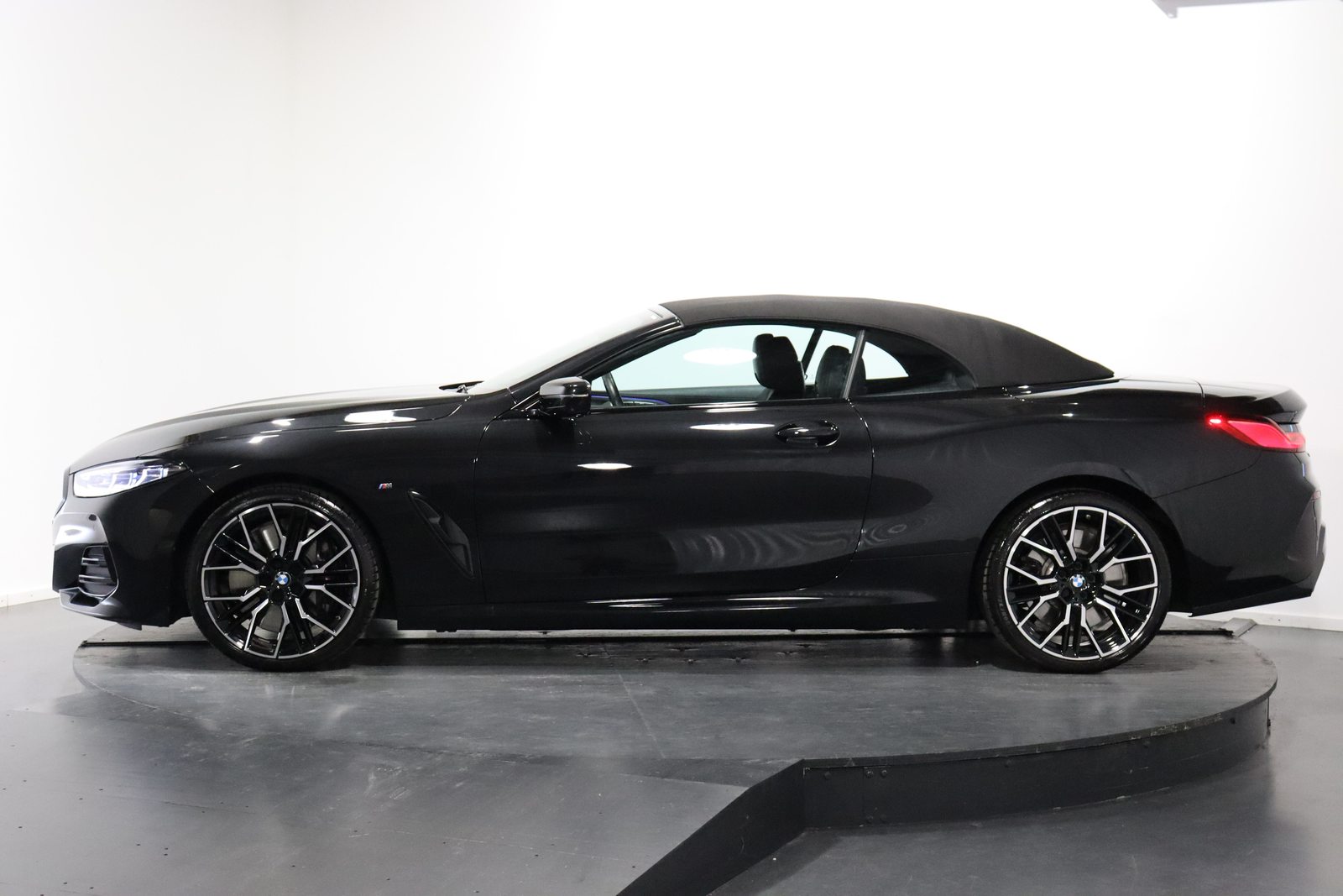 BMW 840i xDrive Cabriolet, Benzin, Occasion / Gebraucht, Automatik - 2