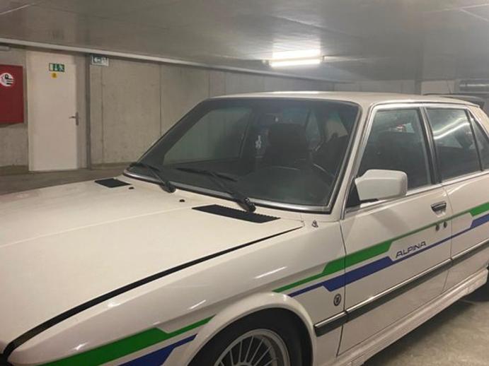 BMW ALPINA B7 turbo, Essence, Voiture de collection, Manuelle