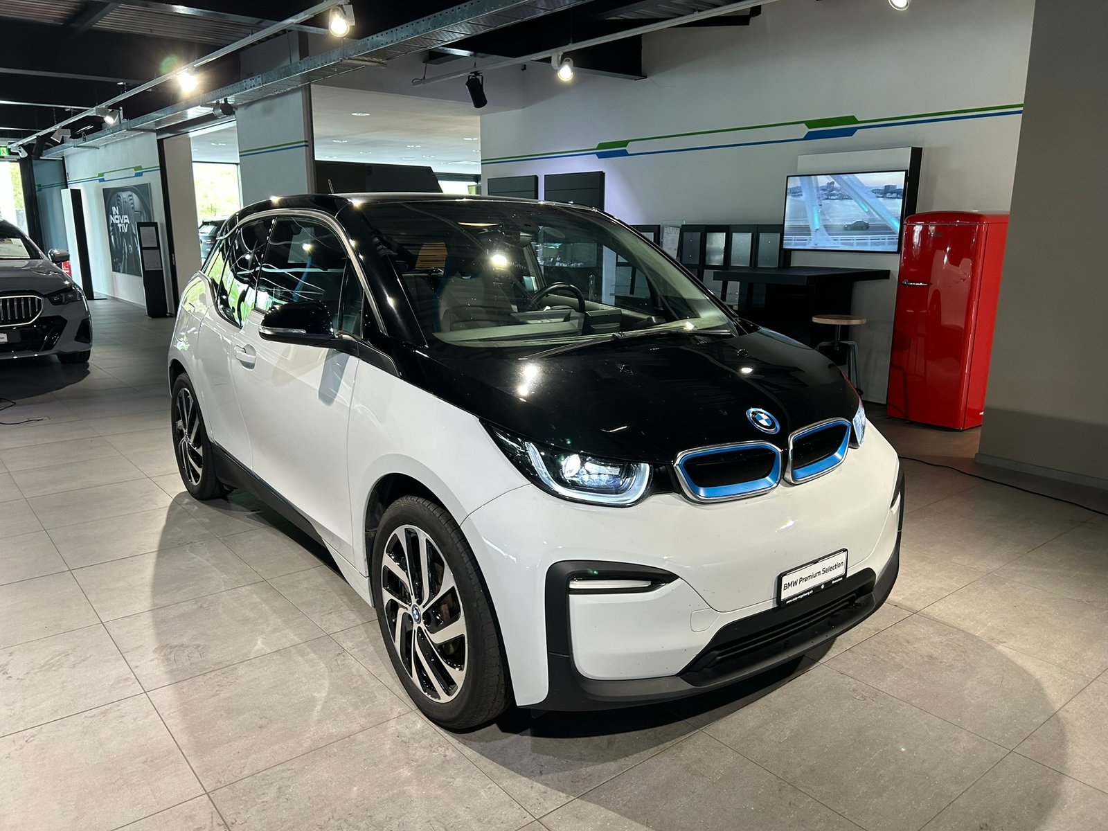BMW i3, Électrique, Occasion / Utilisé, Automatique - 2