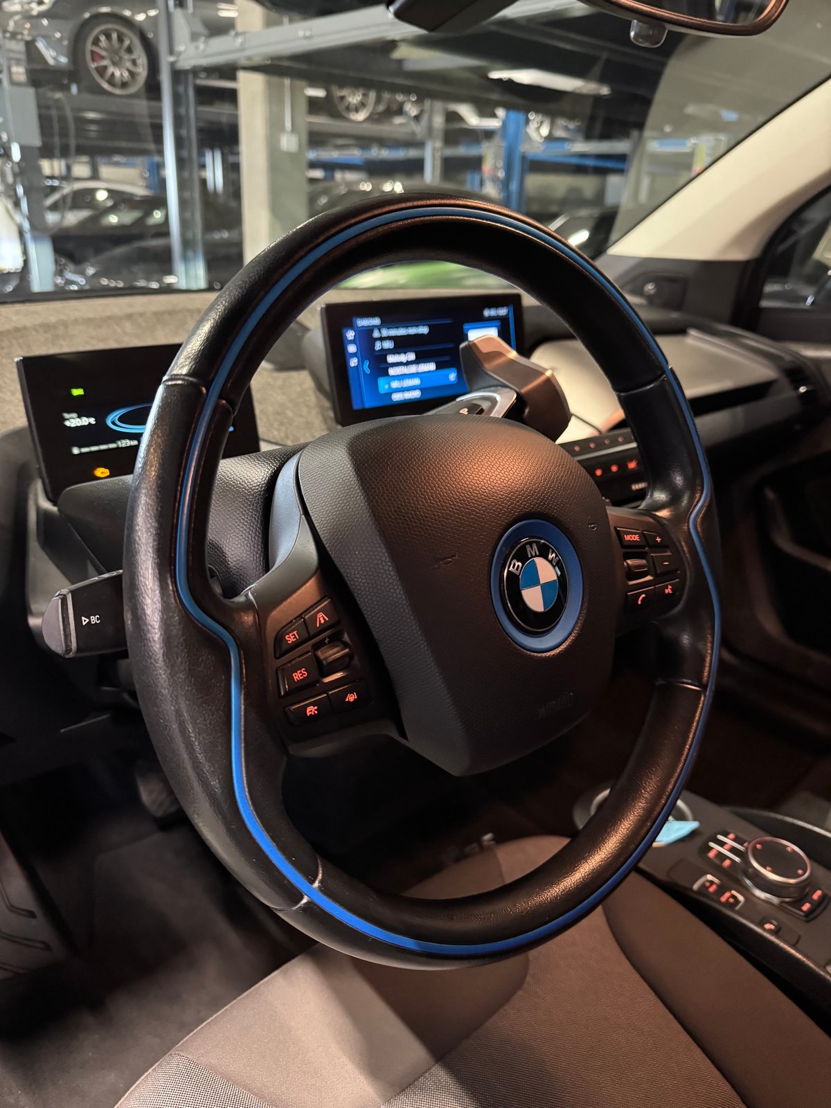 BMW i3s (94Ah) Range Extender, Plug-in-Hybrid Benzin/Elektro, Occasion / Gebraucht, Automatik - 7