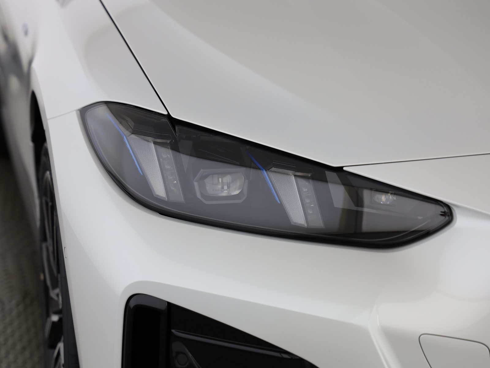 BMW i4 xDrive40, Elektro, Neuwagen, Automatik - 6