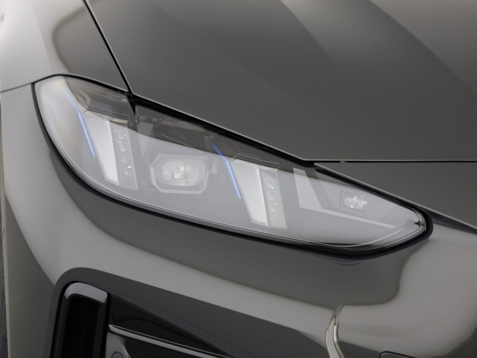 BMW i4 xDrive40, Électrique, Voiture nouvelle, Automatique - 6