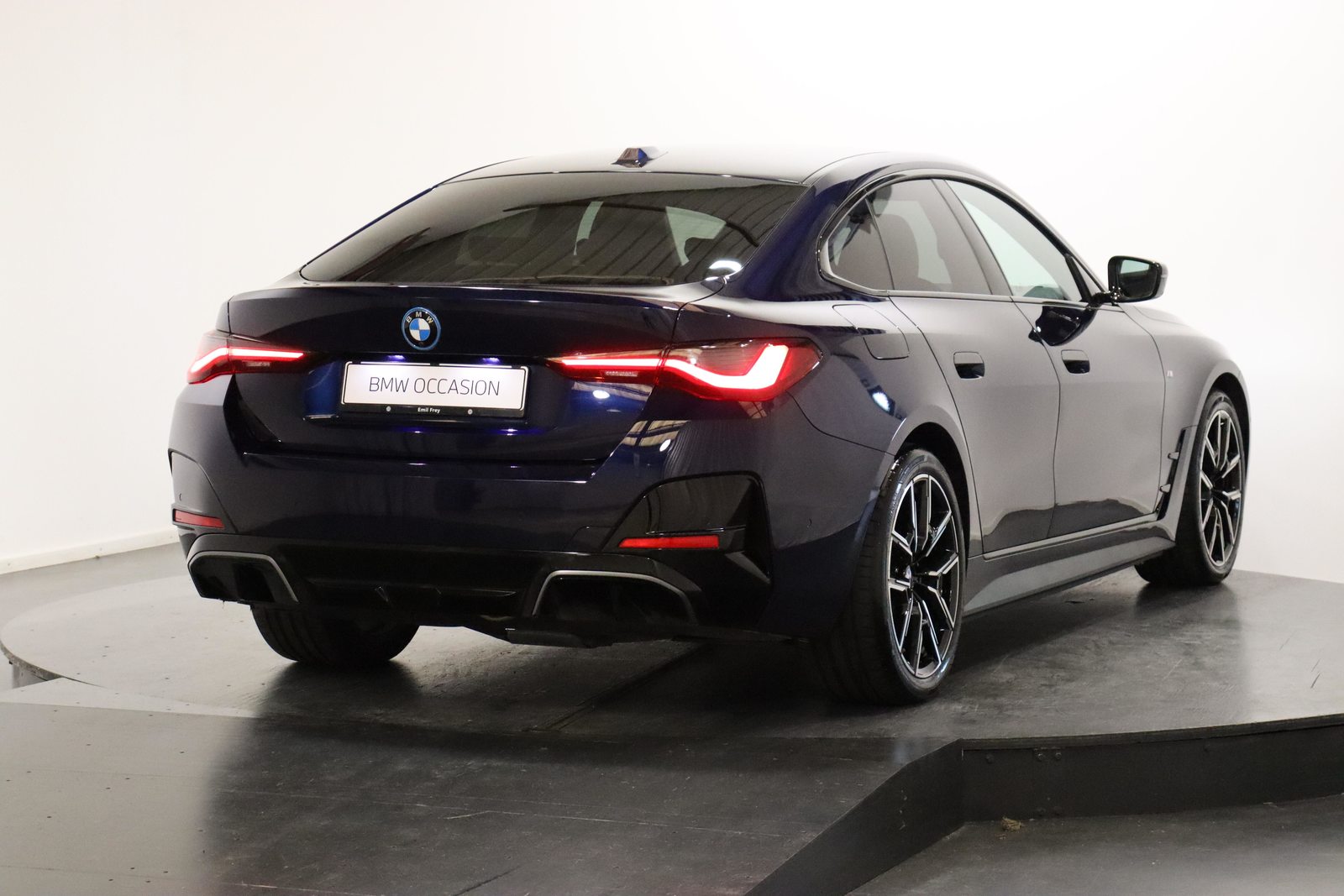 BMW i4 xDrive40, Elektro, Occasion / Gebraucht, Automatik - 4