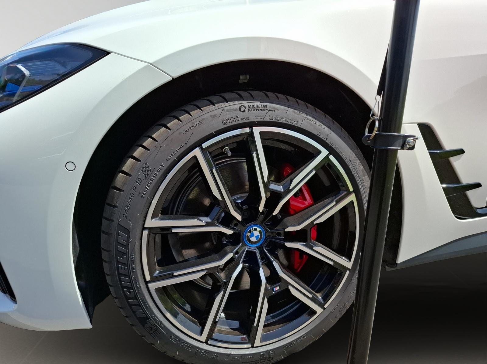 BMW i4 eDrive35, Elektro, Occasion / Gebraucht, Automatik - 4