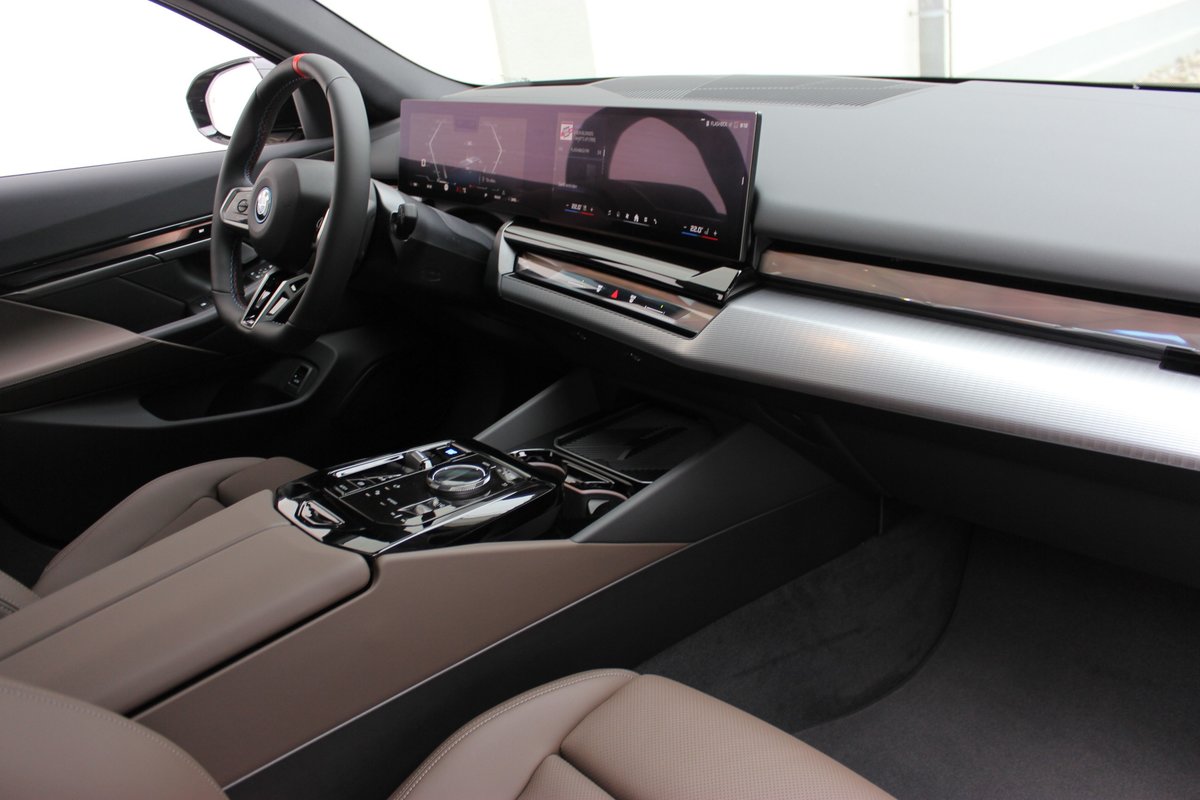 BMW i5 M60 Touring M Sport *0.9%-LEASINGAKTION*, Electric, New car, Automatic - 2