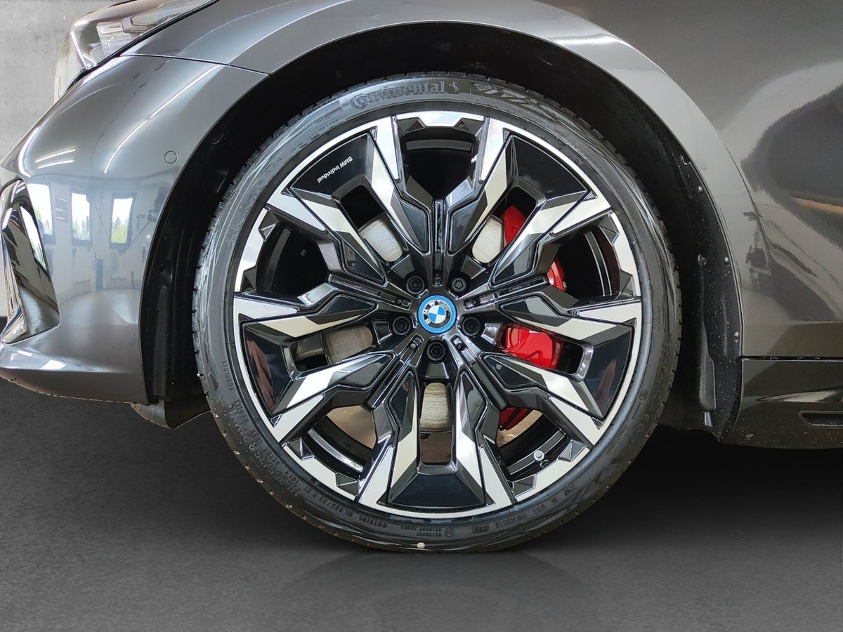 BMW i5 M60 Tour. M Sport Pro, Électrique, Voiture nouvelle, Automatique - 5