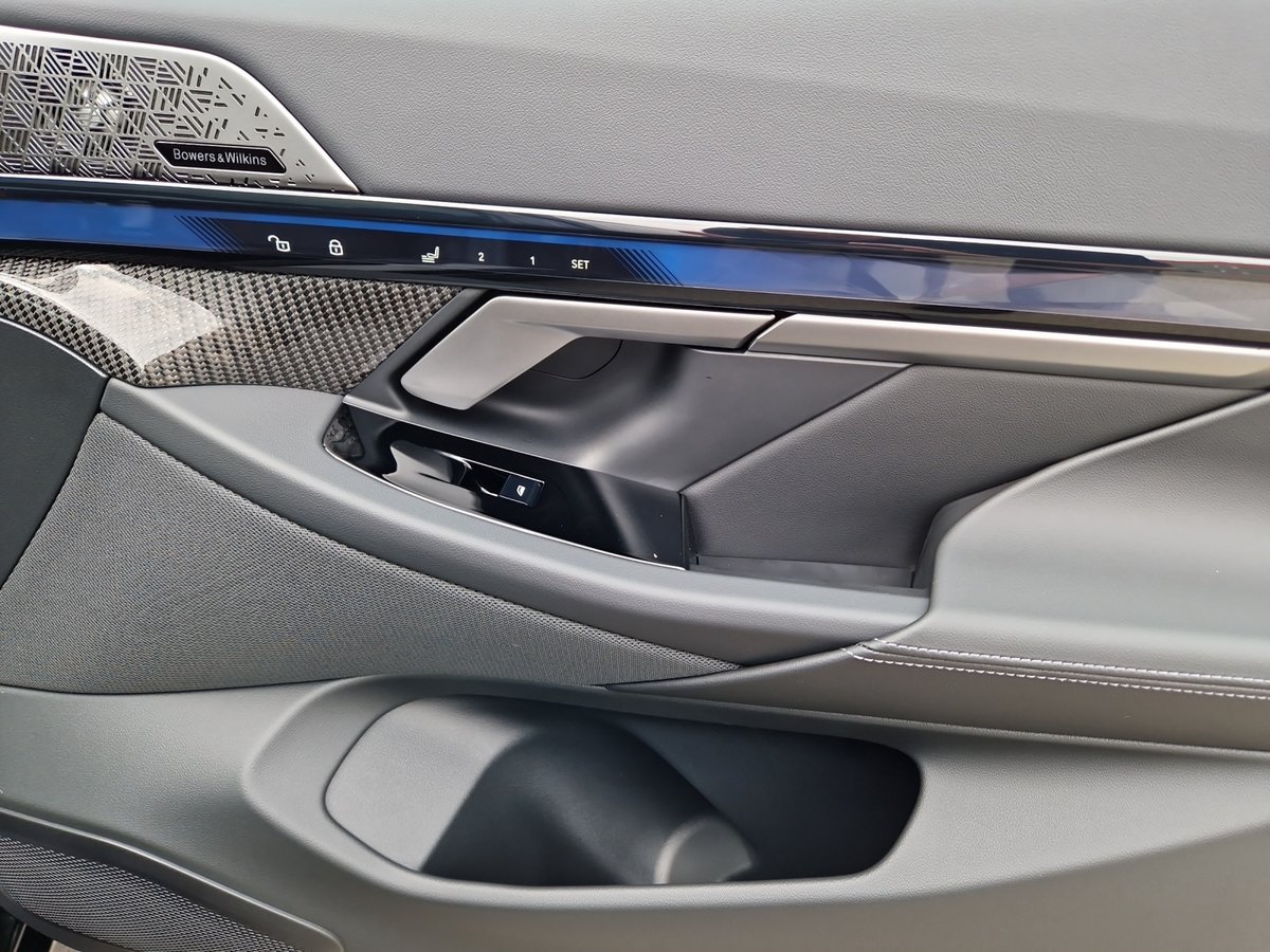 BMW i5 M60 Touring M Sport Pro, Elektro, Neuwagen, Automatik - 4