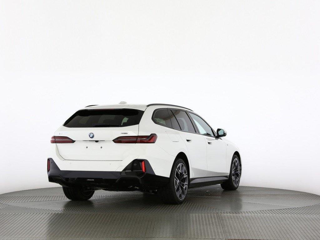 BMW i5 eDrive40 Touring, Elektro, Neuwagen, Automatik - 2