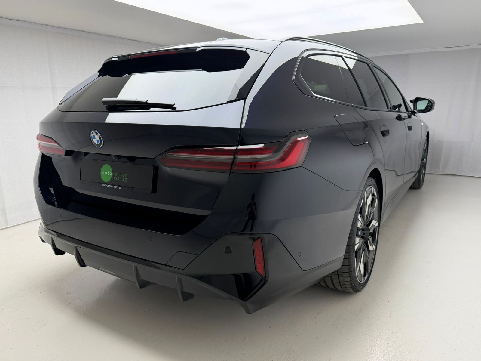 BMW i5 M60 Touring M Sport Pro, Elektro, Occasion / Gebraucht, Automatik - 3