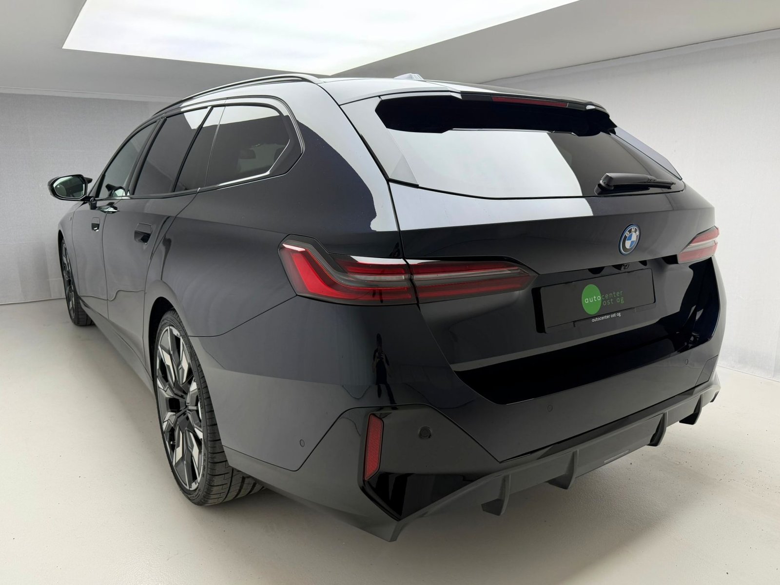 BMW i5 M60 Touring M Sport Pro, Elektro, Occasion / Gebraucht, Automatik - 4