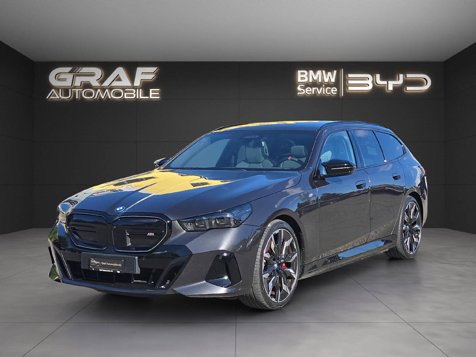 BMW i5 M60  Touring ** Leasingaktion 2,9% // 2'000 kg Anhängela