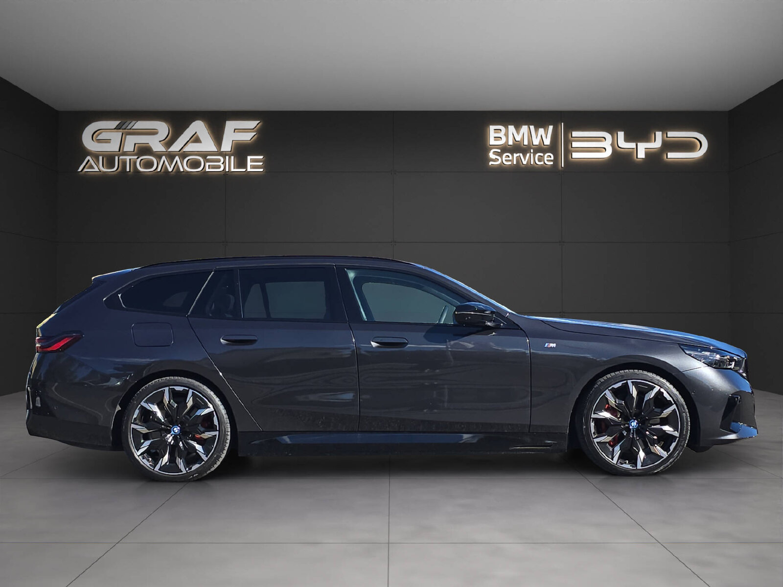 BMW i5 M60  Touring ** Leasingaktion 2,9% // 2'000 kg Anhängela, Elektro, Occasion / Gebraucht, Automatik - 4