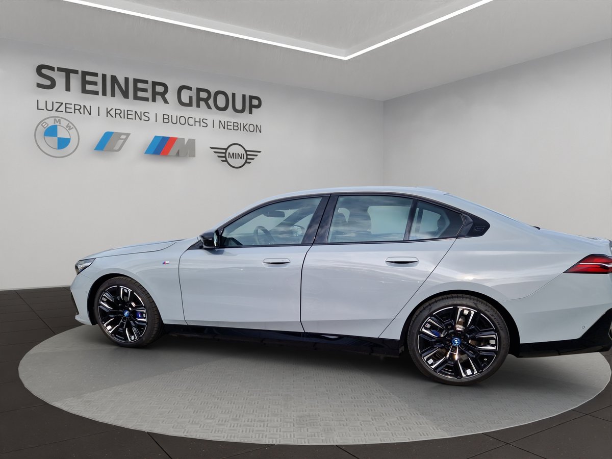 BMW i5 M60, Électrique, Occasion / Utilisé, Automatique - 2