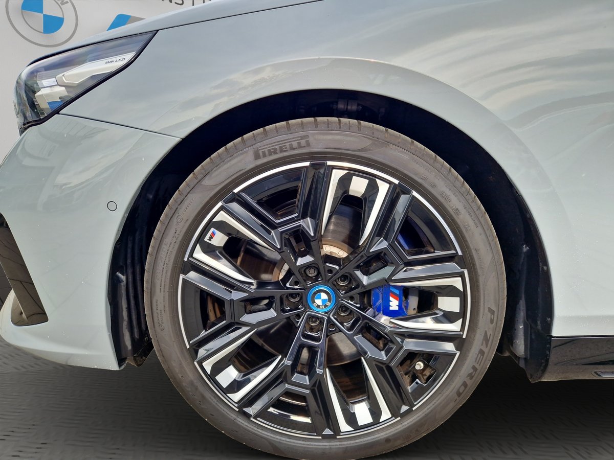BMW i5 M60, Électrique, Occasion / Utilisé, Automatique - 7