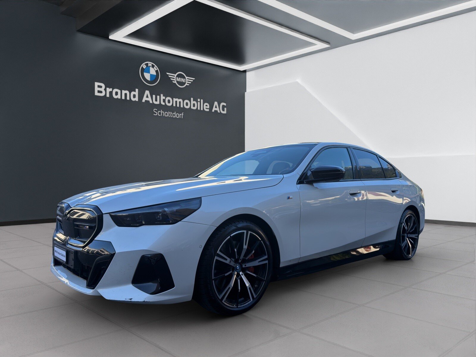 BMW i5 M60