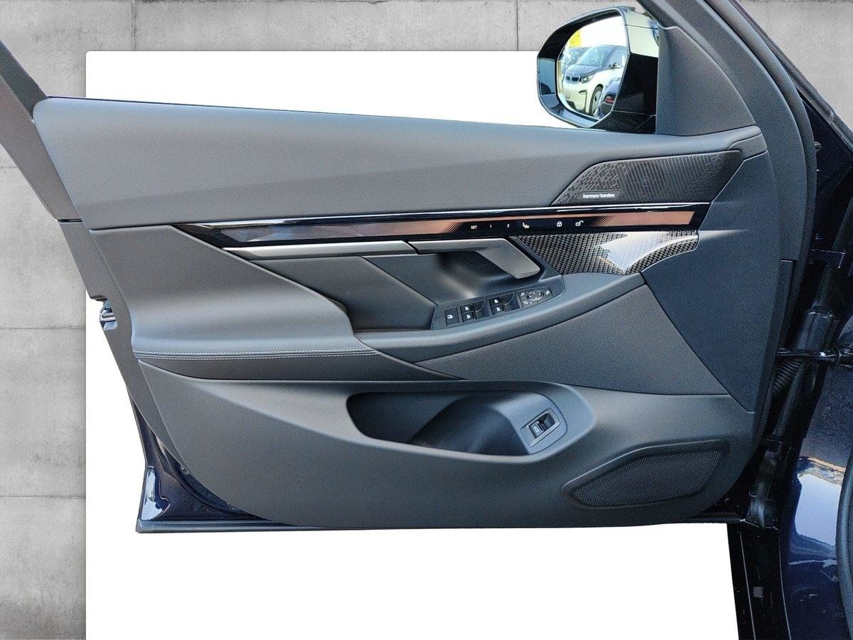 BMW i5 M60 xDrive, Electric, Ex-demonstrator, Automatic - 7