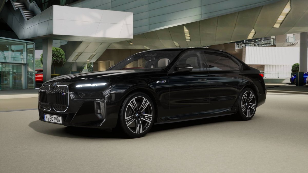 BMW i7 M70