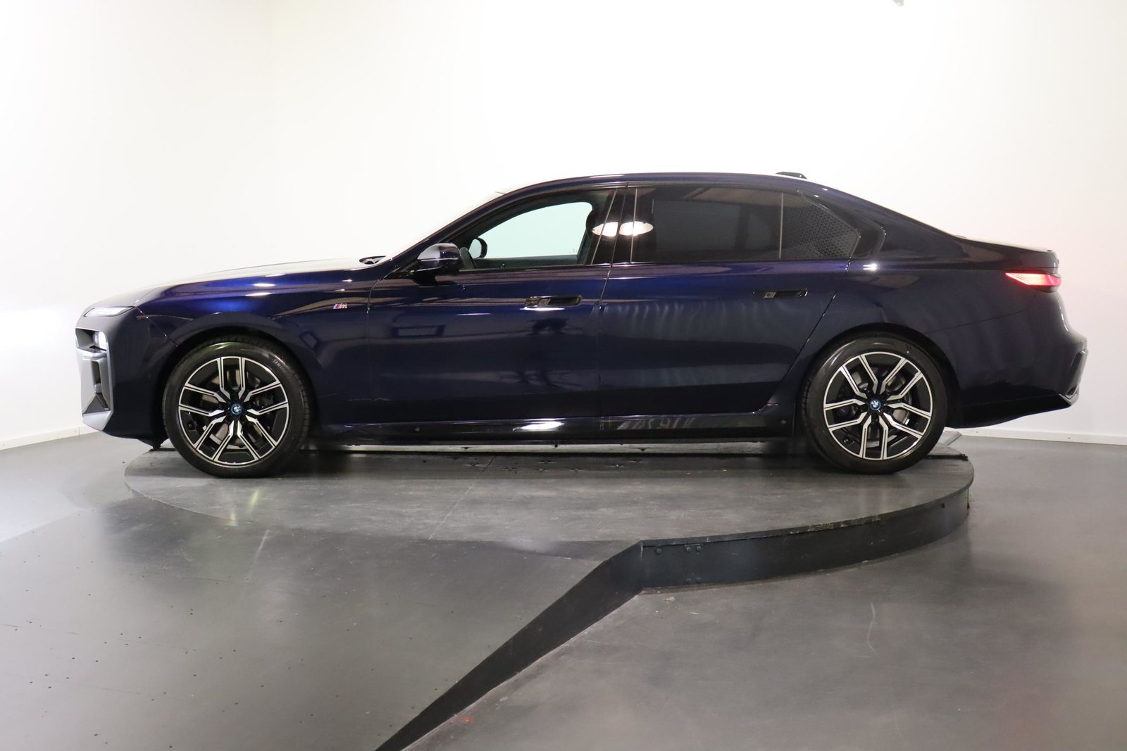 BMW i7 xDrive60, Elettrica, Occasioni / Usate, Automatico - 3