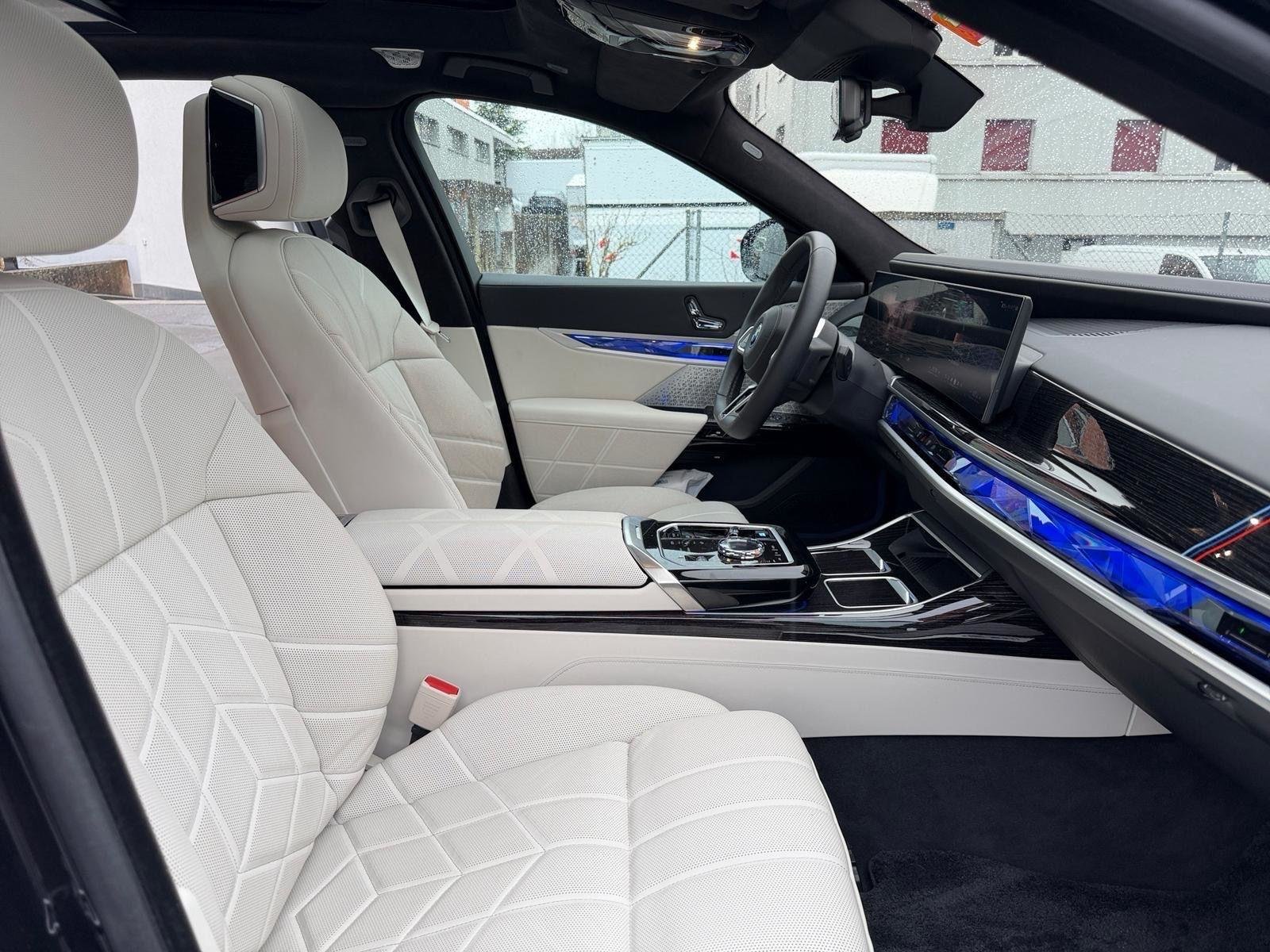 BMW i7 60, Électrique, Occasion / Utilisé, Automatique - 2