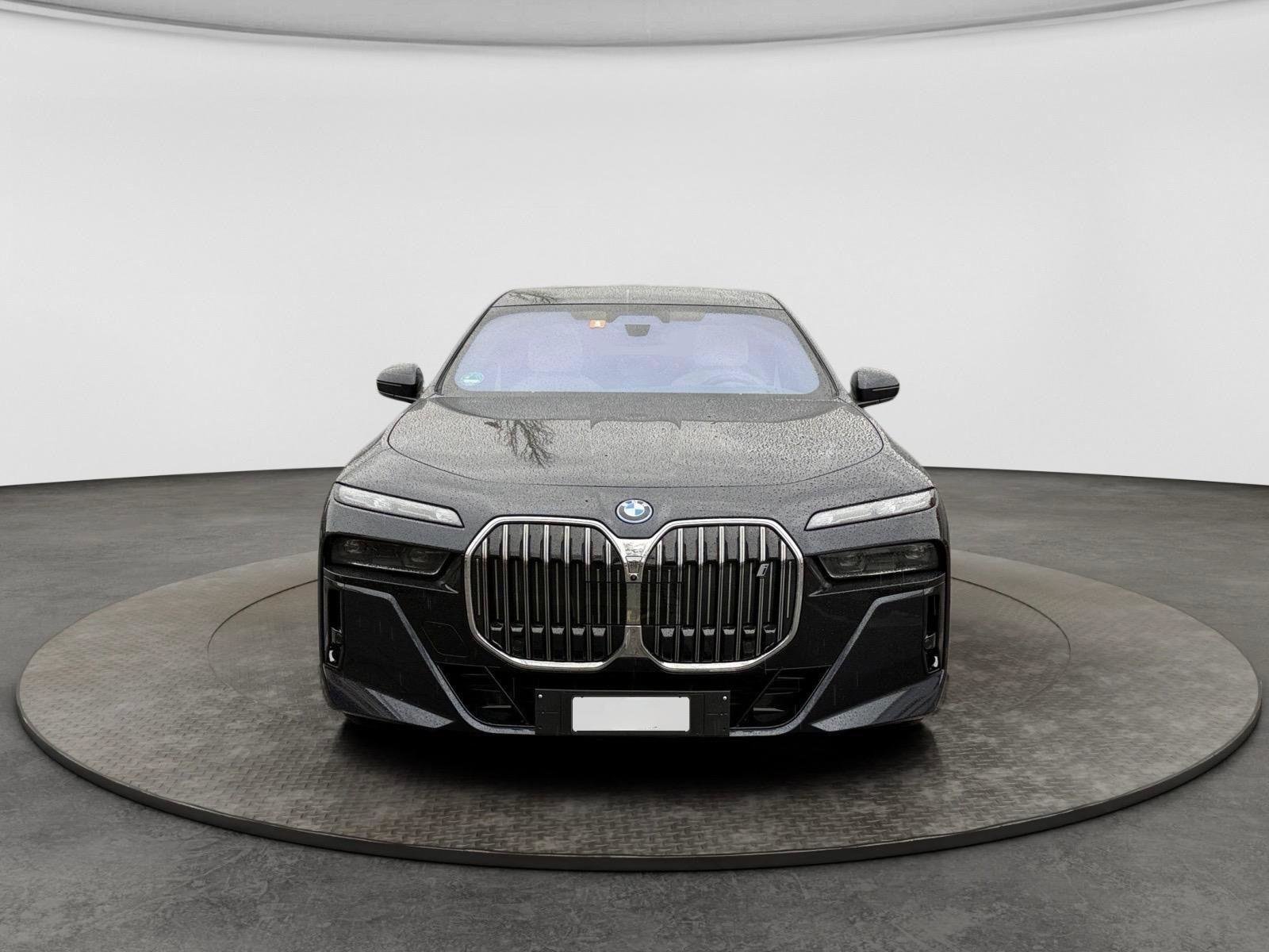 BMW i7 60, Électrique, Occasion / Utilisé, Automatique - 7