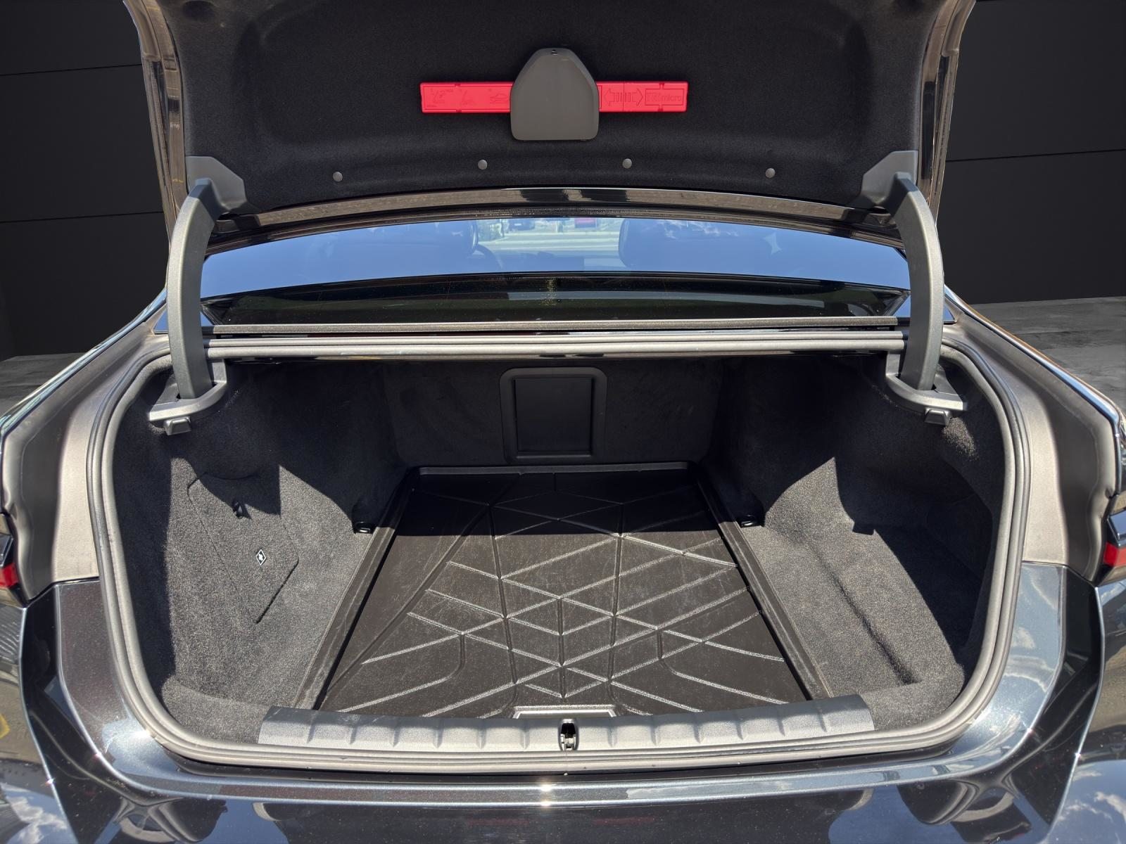 BMW i7 xDrive60, Elektro, Occasion / Gebraucht, Automatik - 6