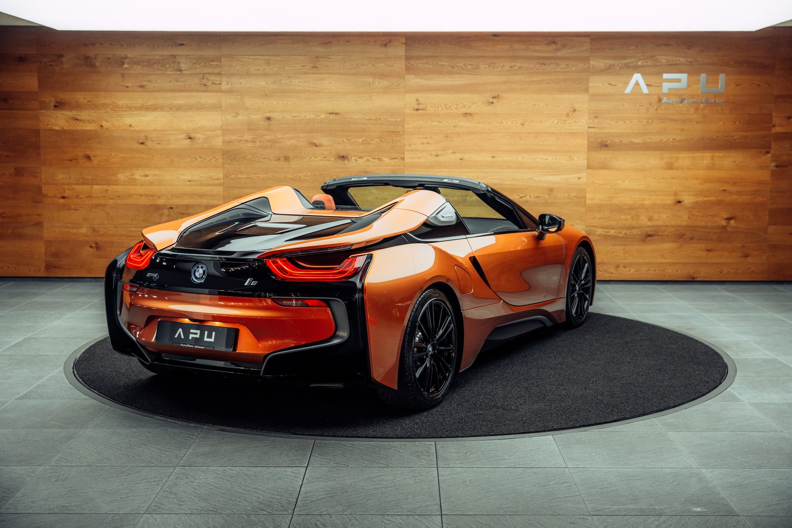 BMW i8 Roadster, Hybride Rechargeable Essence/Électricité, Occasion / Utilisé, Automatique - 2