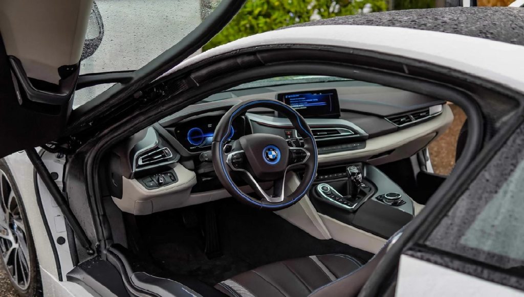 BMW Kristallweiß Perleffekt, Mild-Hybrid Benzin/Elektro, Occasion / Gebraucht, Automatik - 7