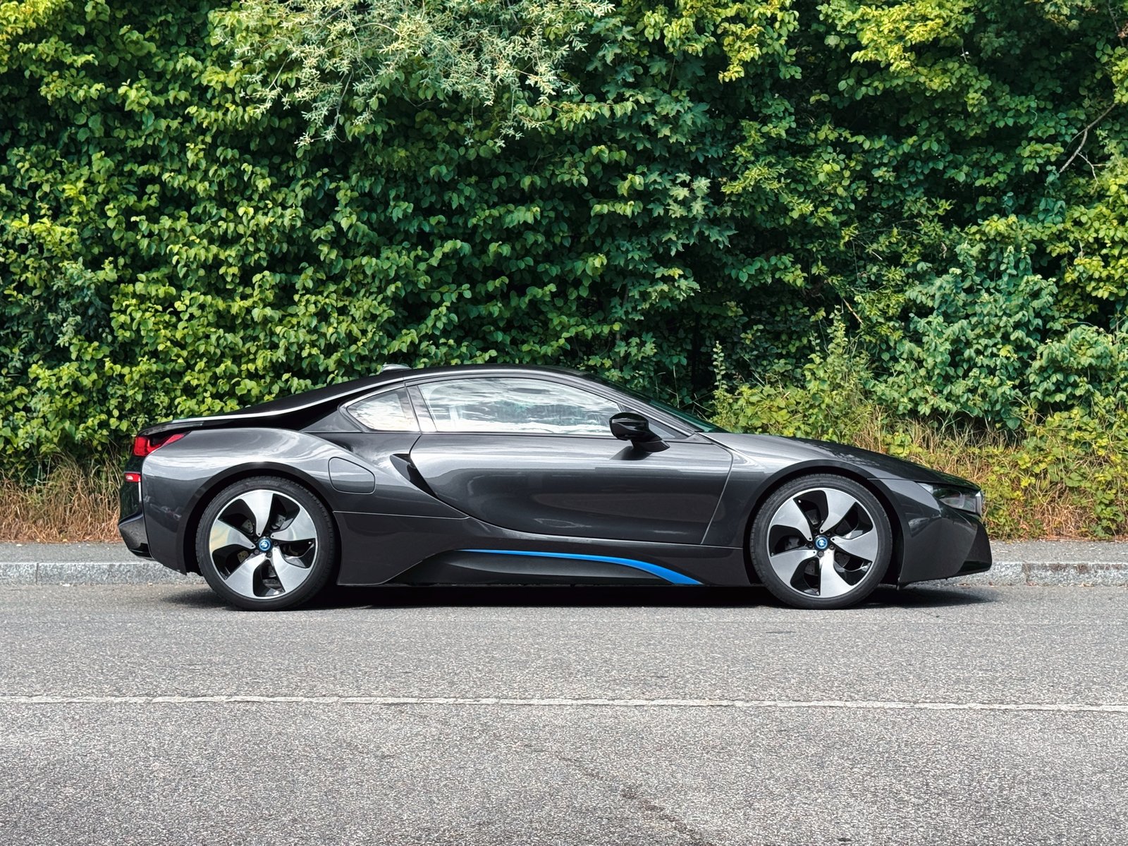 BMW i8 Coupé, Hybride Rechargeable Essence/Électricité, Occasion / Utilisé, Automatique - 6