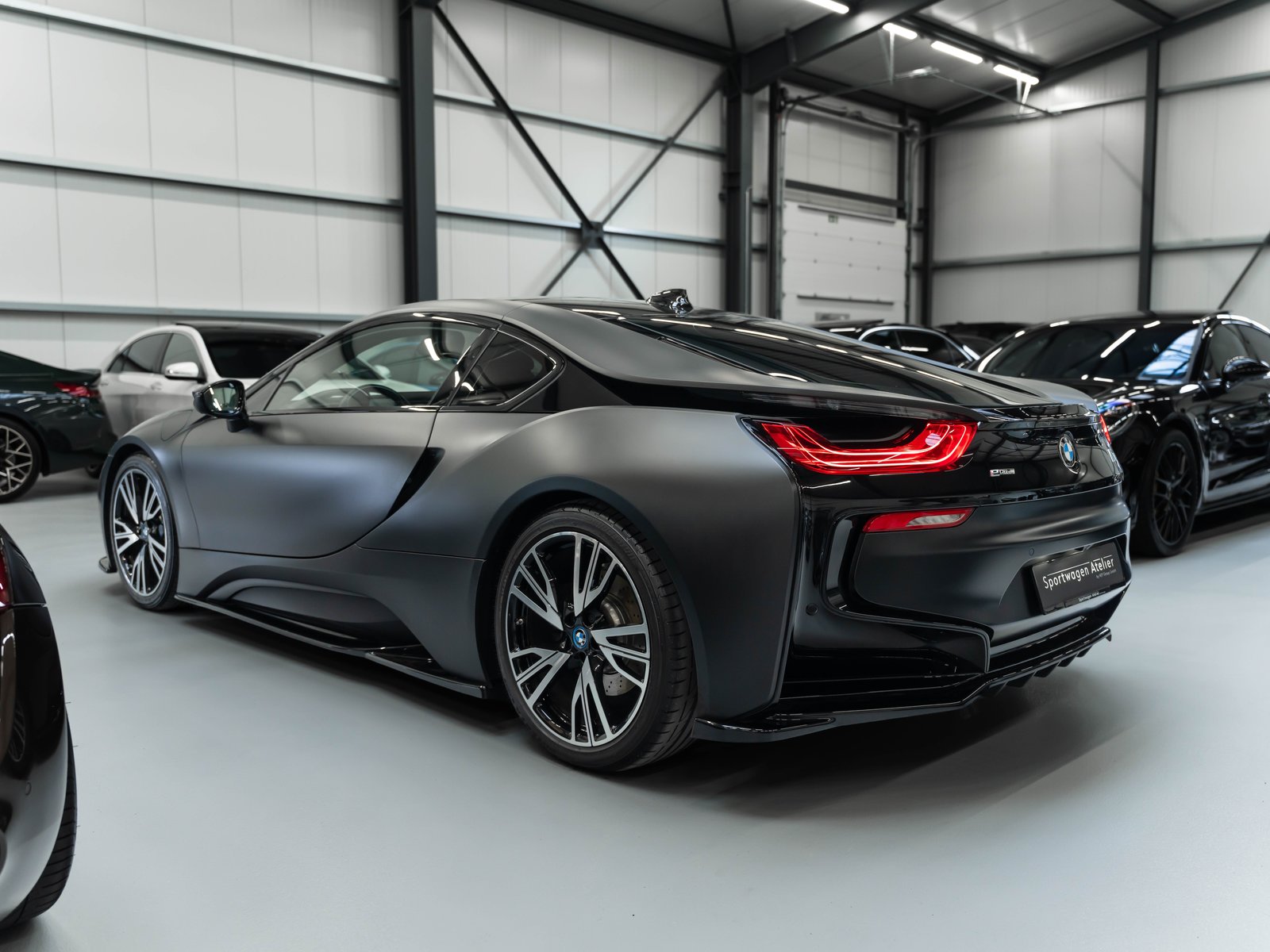 BMW i8 Coupé Facelift Frozen Black / PROTONIC Edition, Plug-in-Hybrid Benzin/Elektro, Occasion / Gebraucht, Automatik - 3