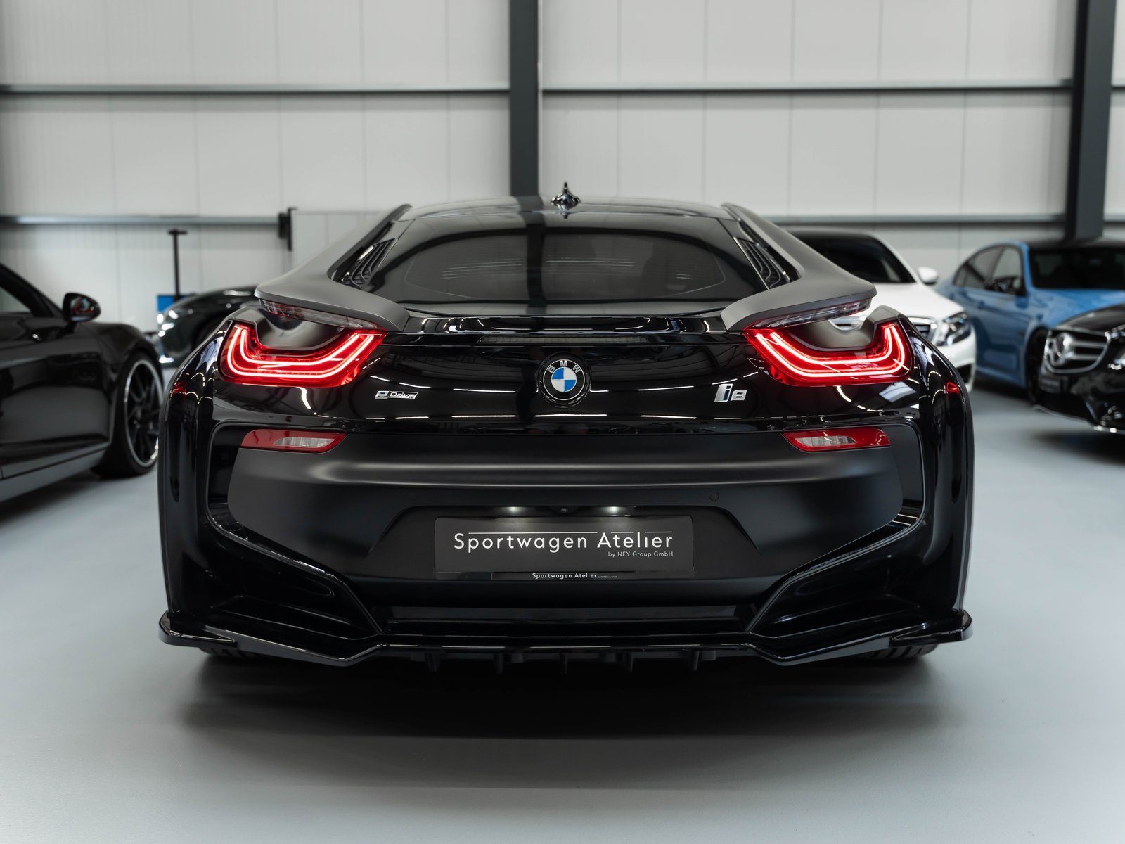 BMW i8 Coupé Facelift Frozen Black / PROTONIC Edition, Plug-in-Hybrid Benzin/Elektro, Occasion / Gebraucht, Automatik - 4