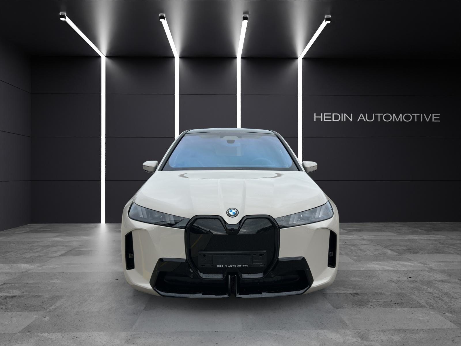 BMW iX xDrive45, Elektro, Neuwagen, Automatik - 2