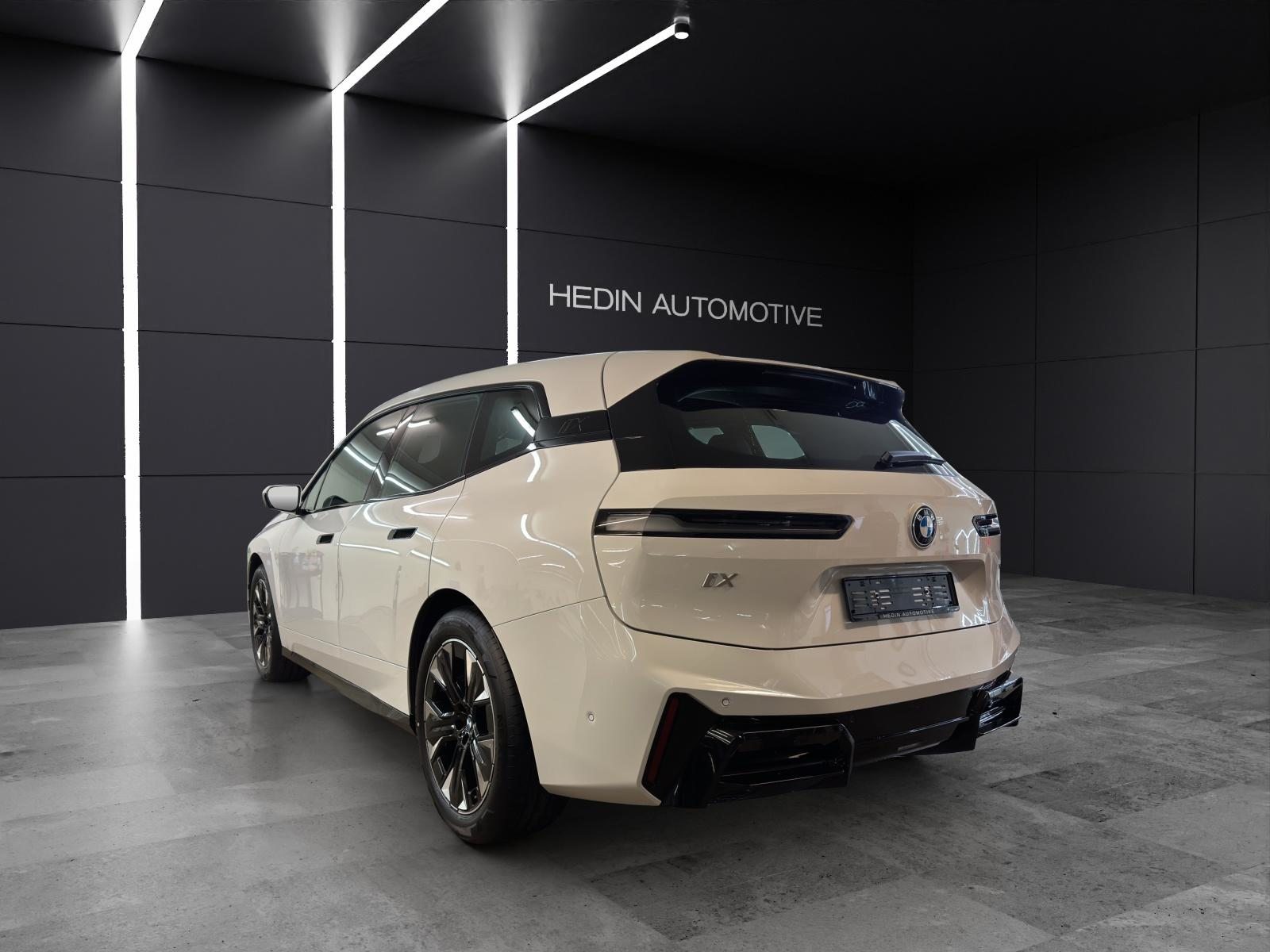 BMW iX xDrive45, Elettrica, Auto nuove, Automatico - 3