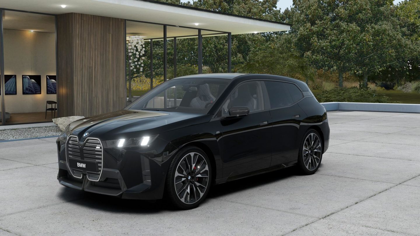 BMW iX M70