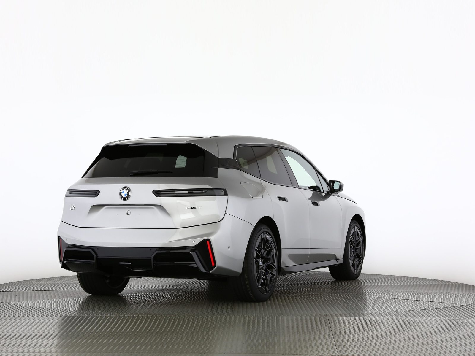 BMW iX xDrive60, Electric, New car, Automatic - 2