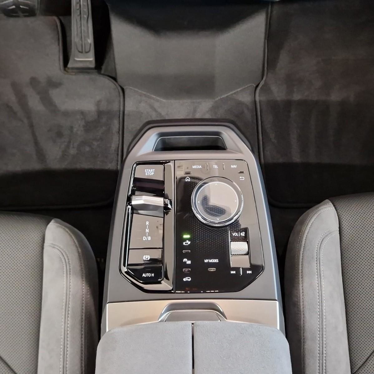 BMW iX xDrive60, Elektro, Neuwagen, Automatik - 5