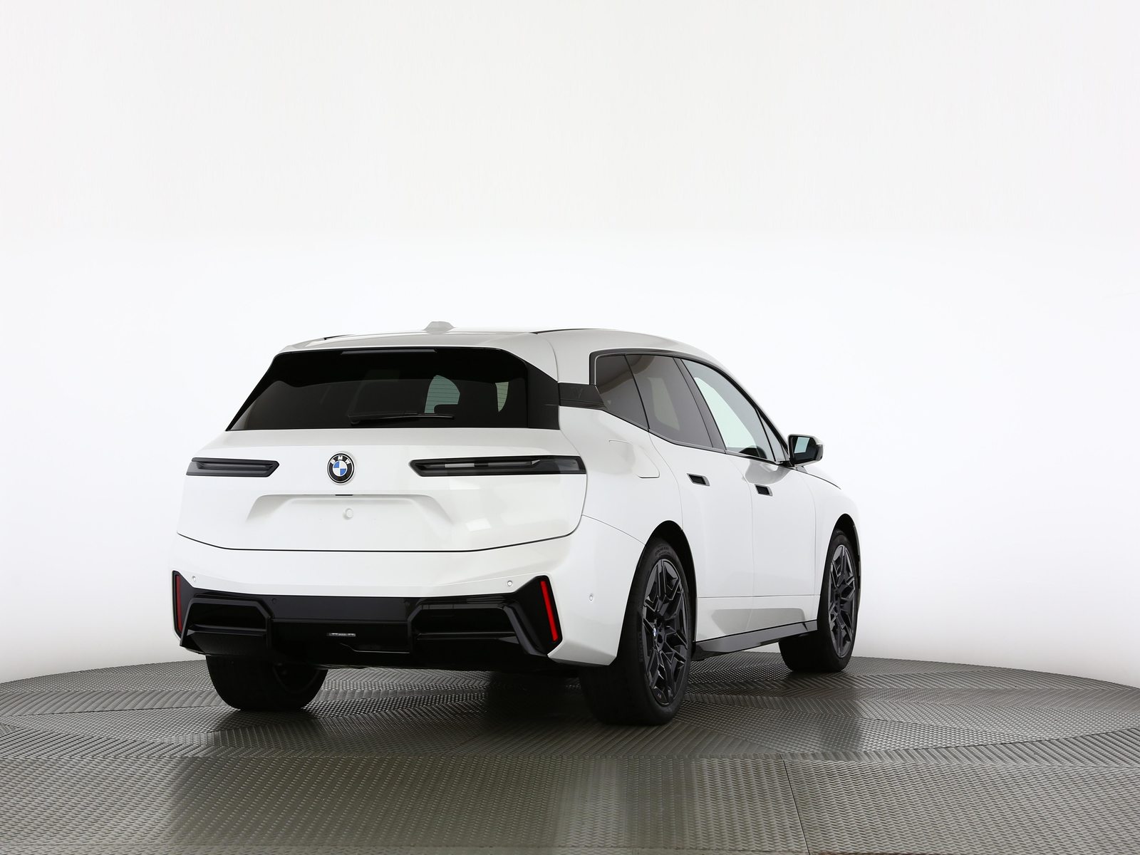 BMW iX xDrive60, Electric, New car, Automatic - 2