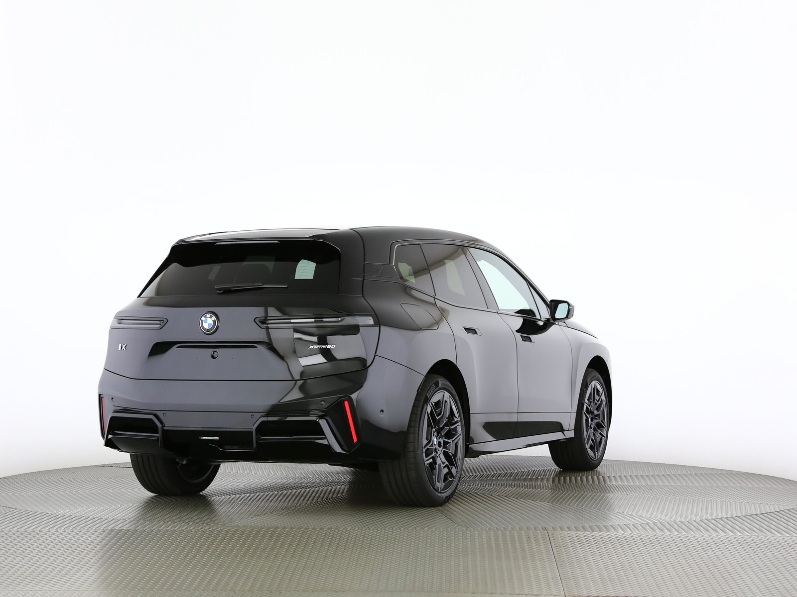 BMW iX xDrive60, Electric, New car, Automatic - 2