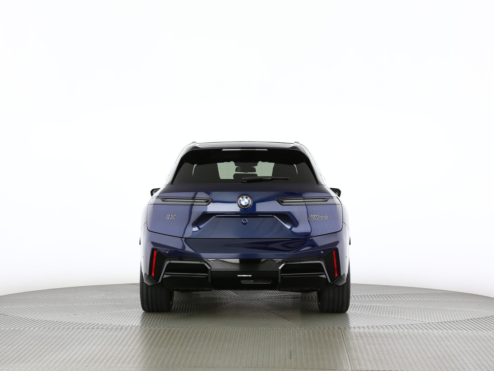 BMW iX M70, Electric, New car, Automatic - 4