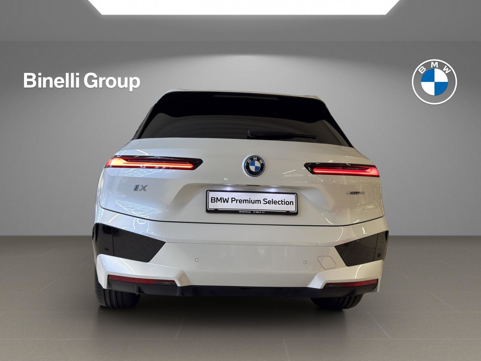 BMW iX xDrive40, Électrique, Occasion / Utilisé, Automatique - 4