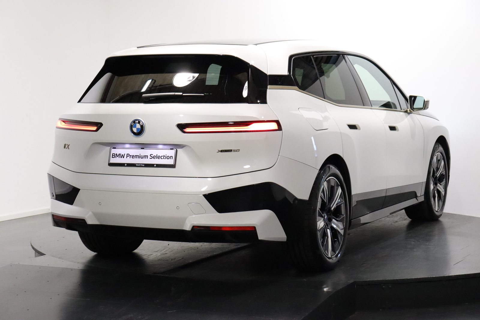 BMW iX xDrive50, Elektro, Occasion / Gebraucht, Automatik - 5