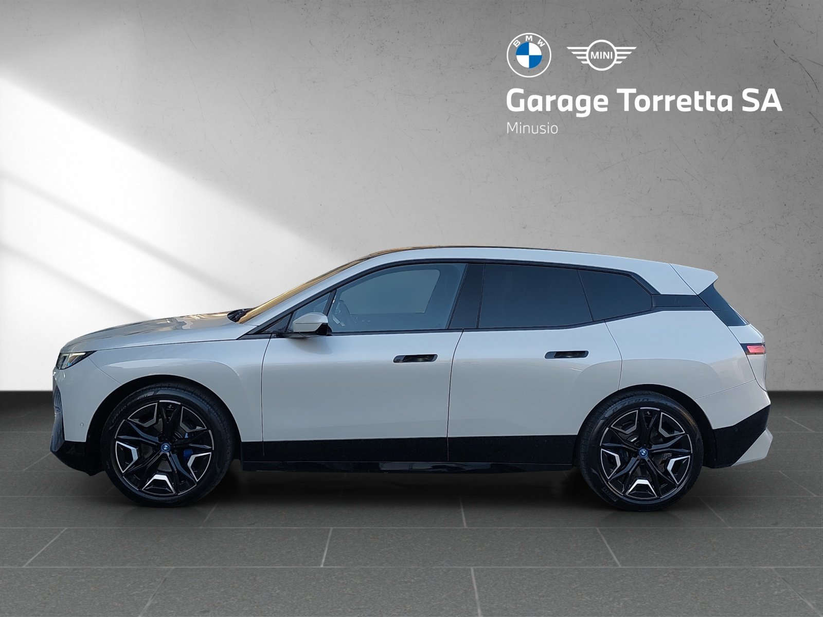 BMW iX 40 Launch Edition, Elektro, Occasion / Gebraucht, Automatik - 2