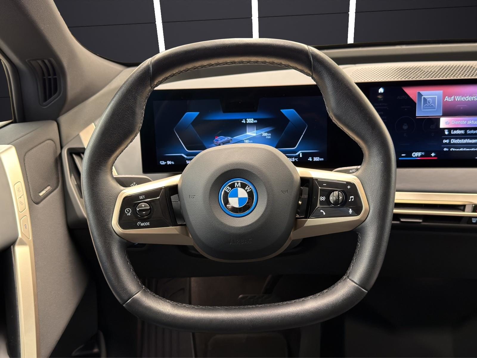 BMW iX xDrive40, Électrique, Occasion / Utilisé, Automatique - 6